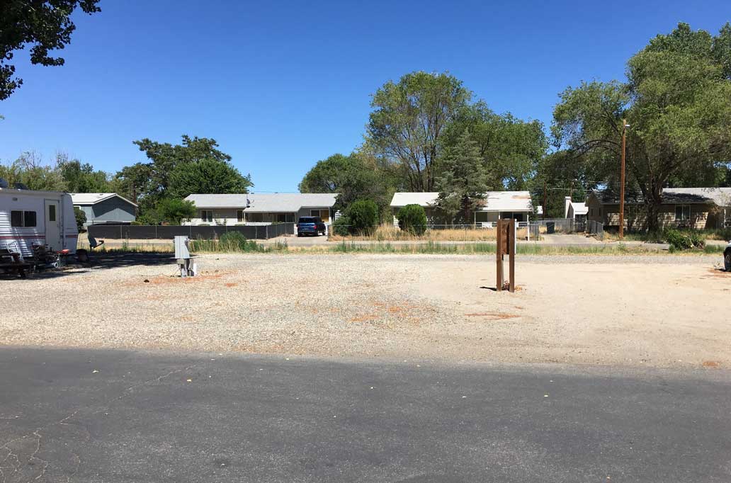 Home | Pioneer Mobile Home Ranch